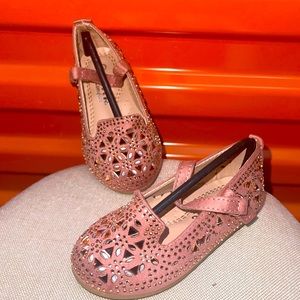 Toddlers pink shoe